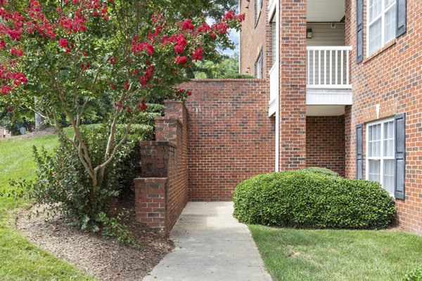 exterior at Westmont Commons Apartments