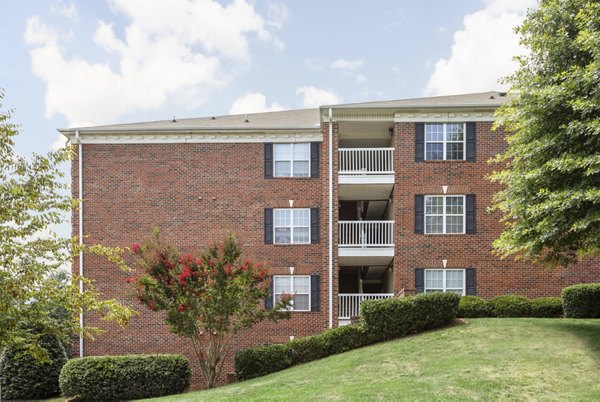 exterior at Westmont Commons Apartments