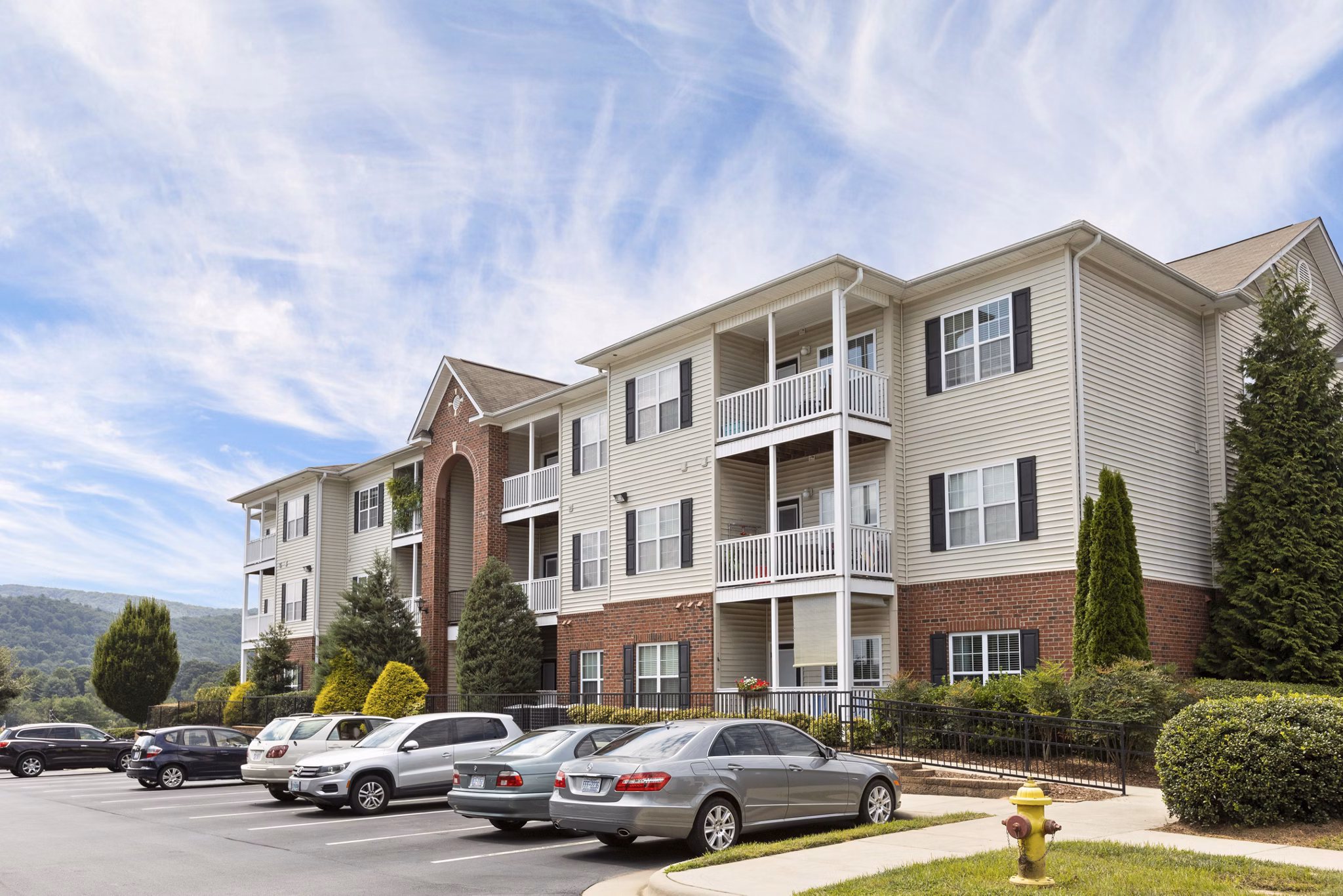 exterior at Westmont Commons Apartments 