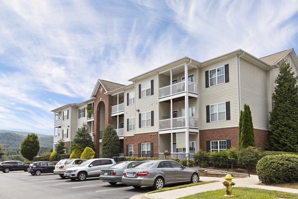 exterior at Westmont Commons Apartments