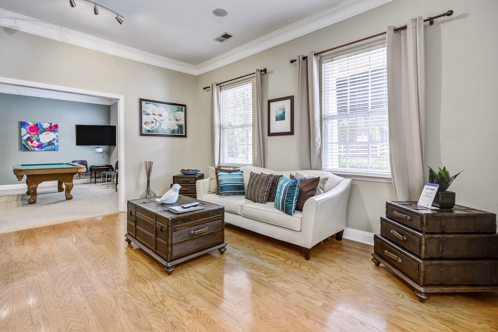 clubhouse at Westmont Commons Apartments 