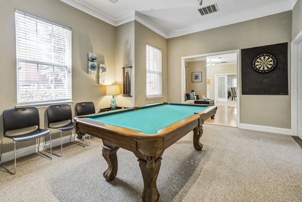 clubhouse at Westmont Commons Apartments 