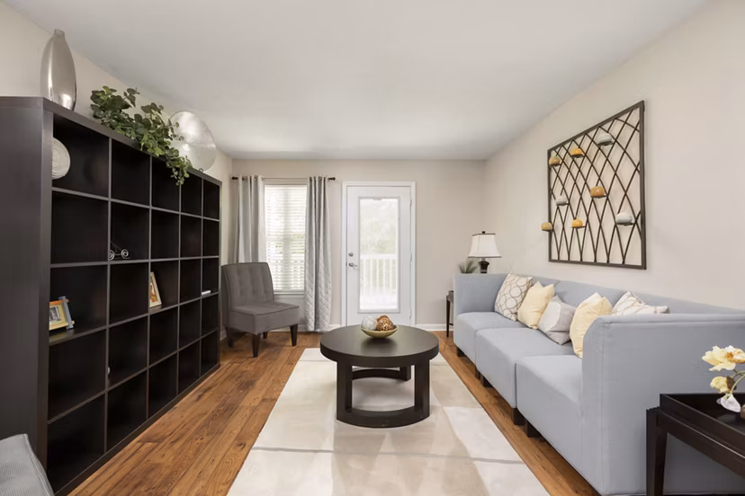 living room at Westmont Commons Apartments 