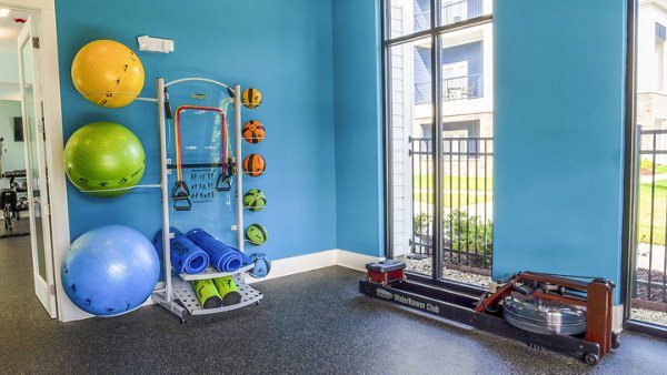 fitness center at Windsor at Manhattan Apartments