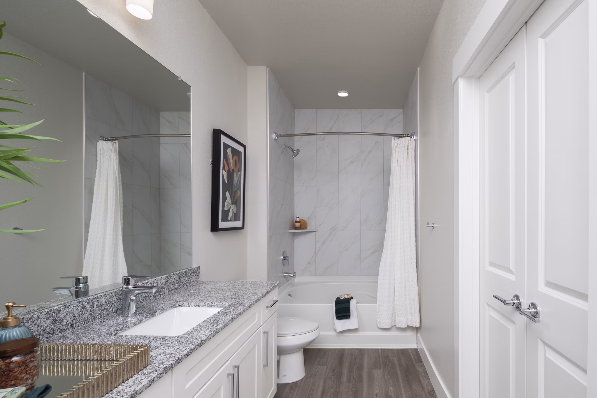 bathroom at Broadstone EADO Apartments 
