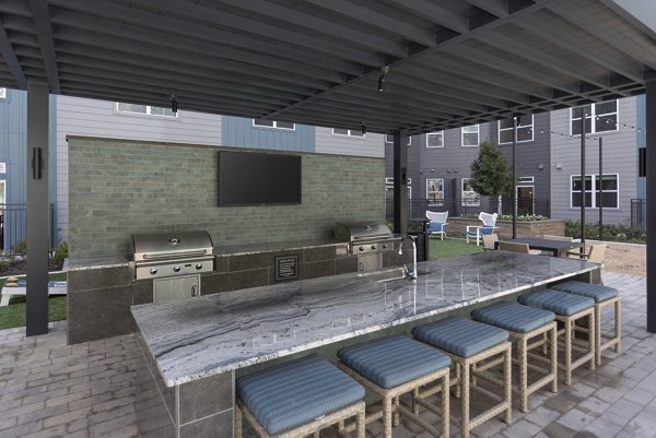 grill area at Broadstone EADO Apartments 