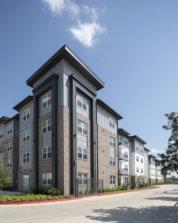Broadstone Baybrook: Stylish of luxury apartments in tranquil Houston neighborhood