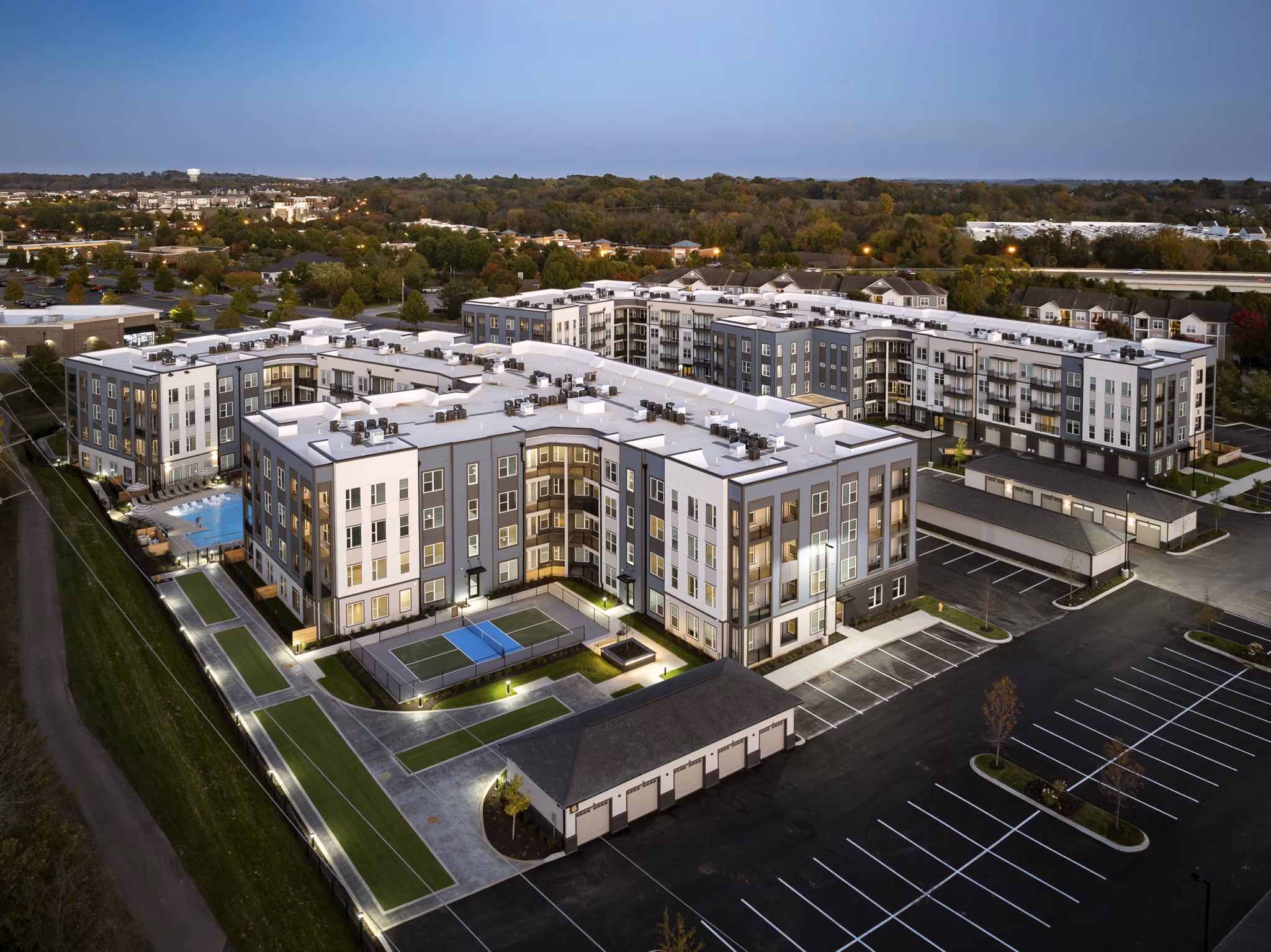 building at The Hickory at Indian Lake Village Apartments