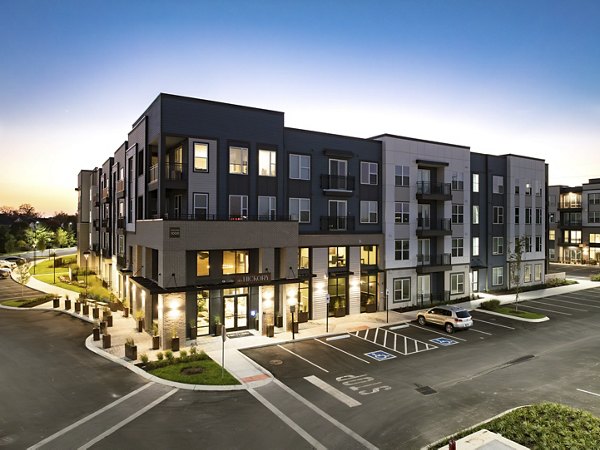 building at The Hickory at Indian Lake Village Apartments