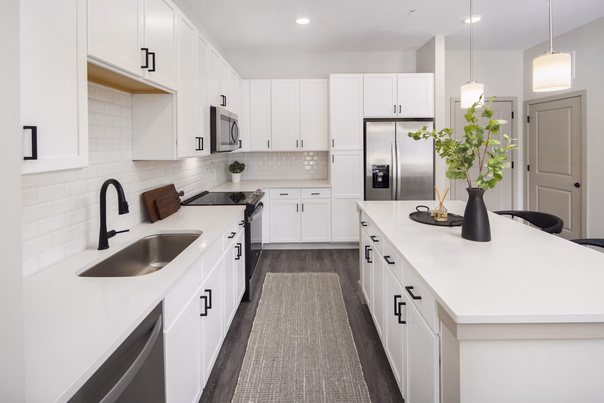 kitchen at Williamsburg Apartments 