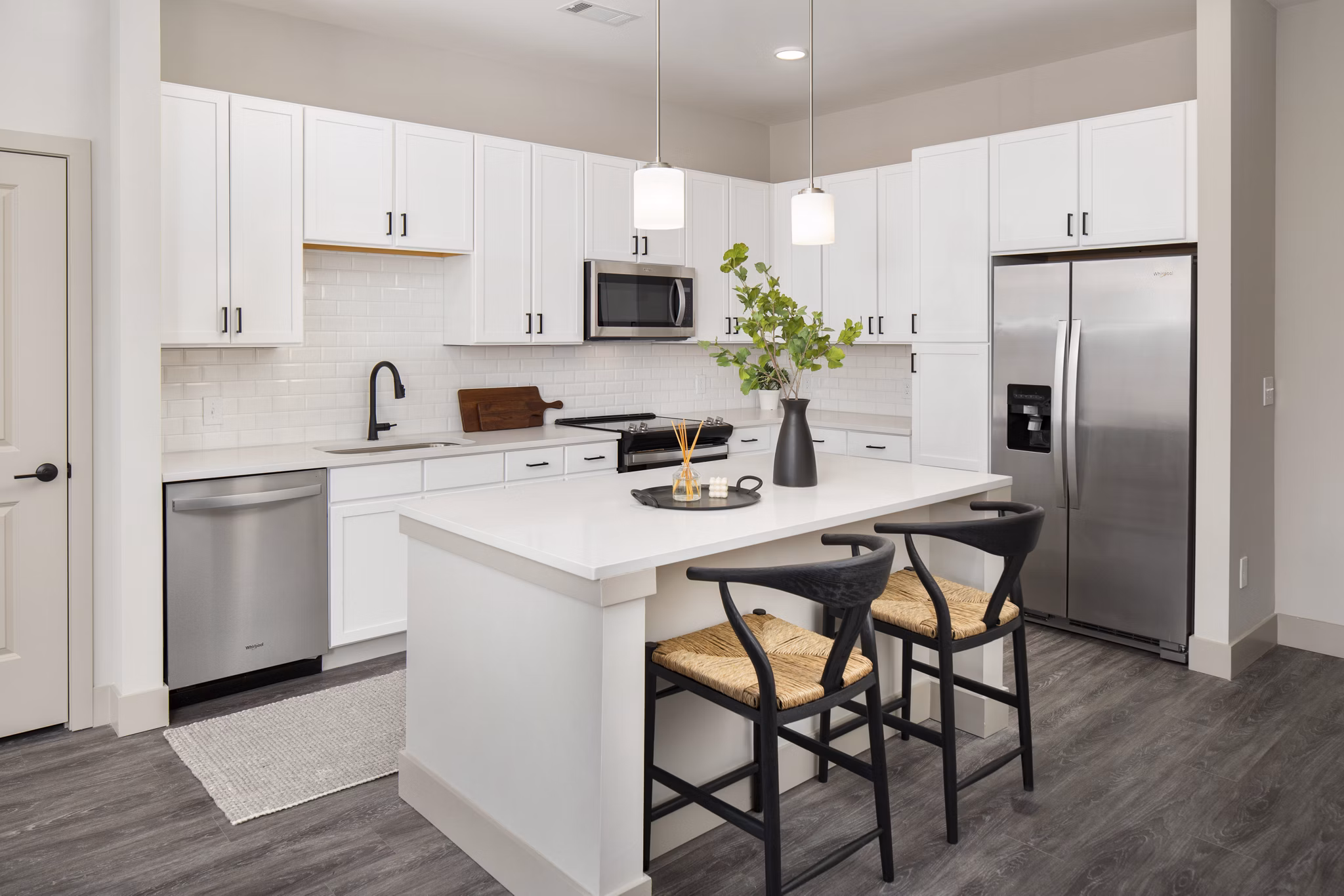 kitchen at Williamsburg Apartments 