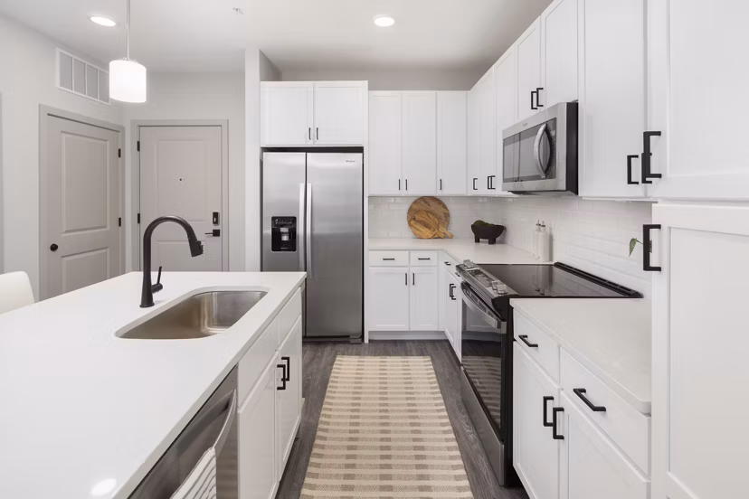 kitchen at Williamsburg Apartments 