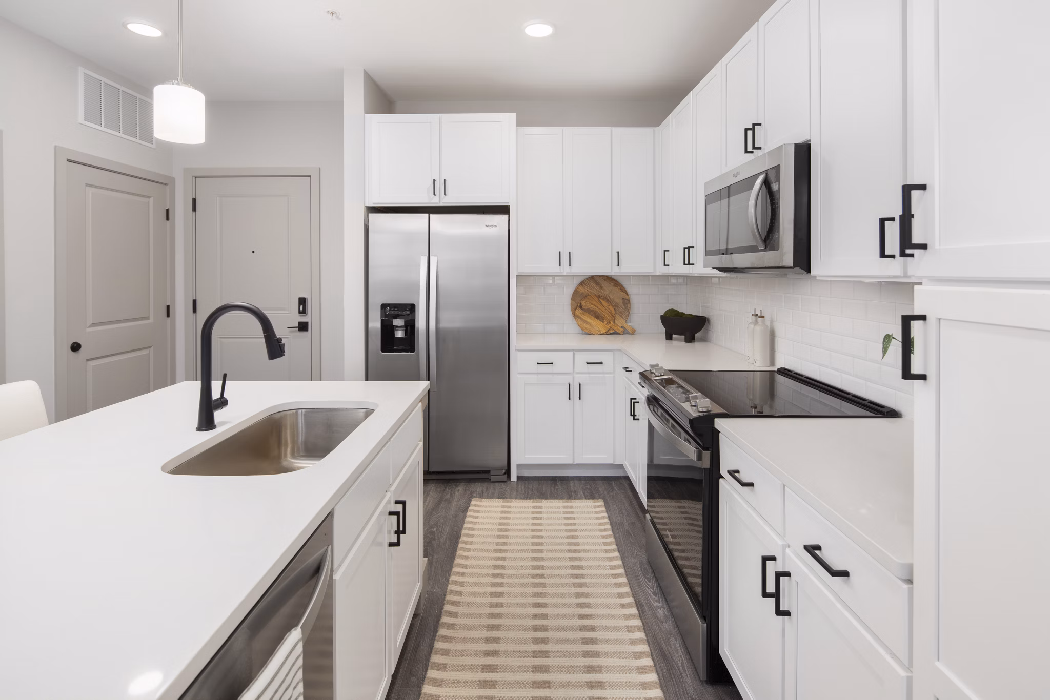 kitchen at Williamsburg Apartments 