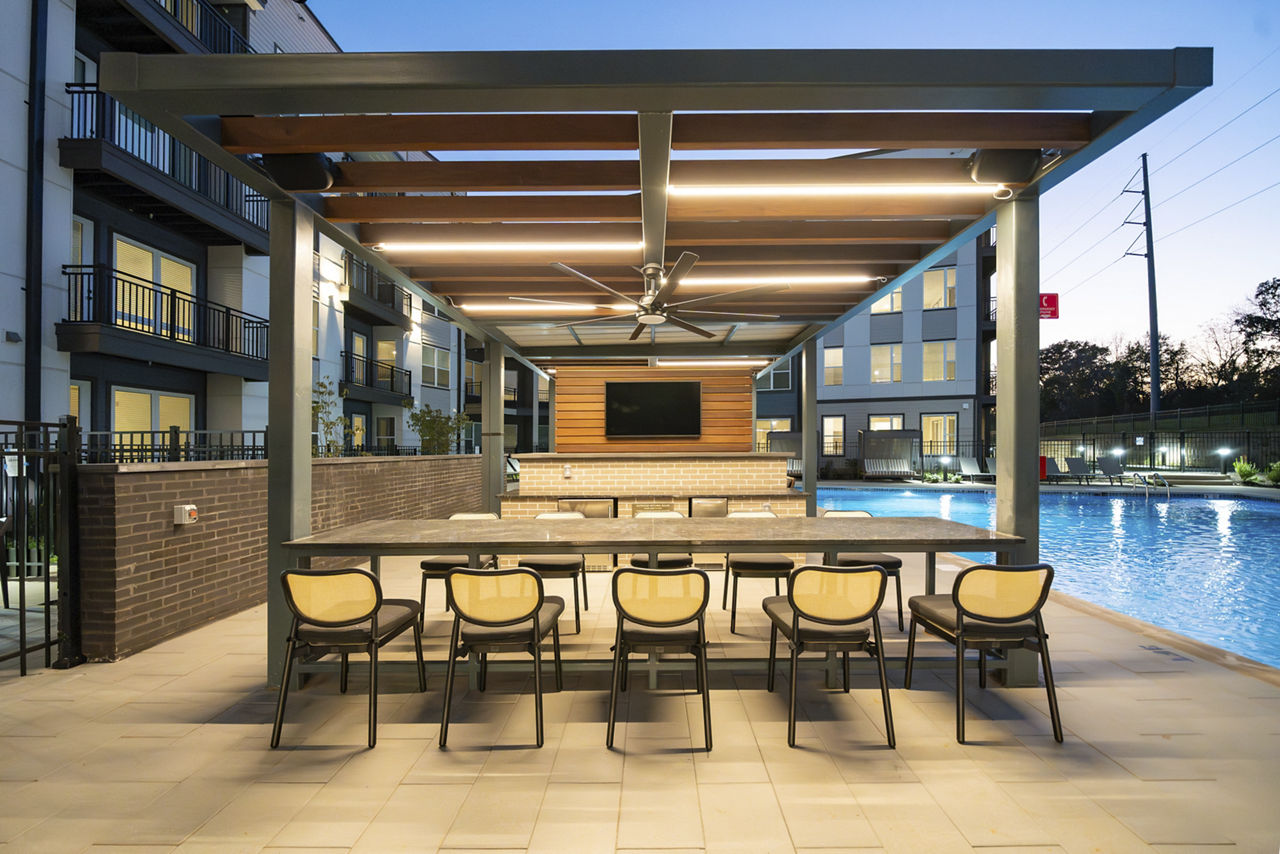 Grill area at The Hickory At Indian Lake Village Apartments (3 of 4)