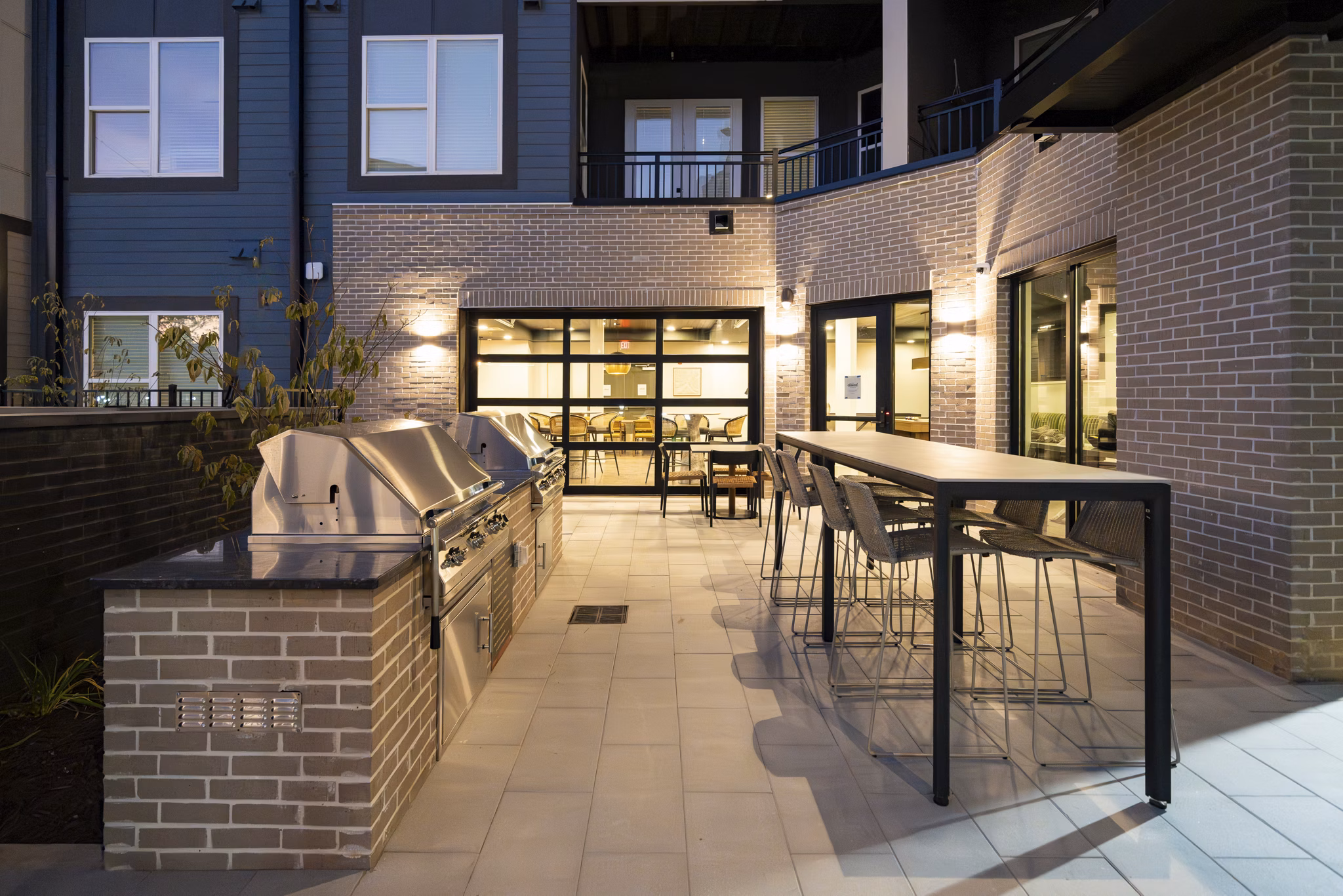 grill area at The Hickory at Indian Lake Village Apartments