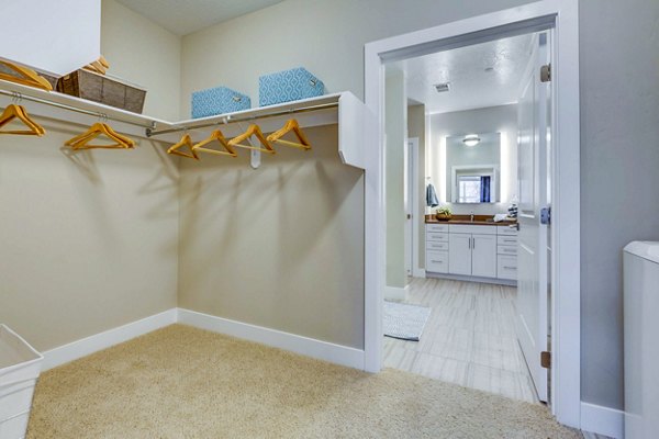 Modern bedroom featuring stylish furnishings at Incline at Anthem Apartments