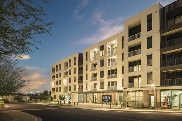 building/exterior at Huxley Scottsdale Apartments