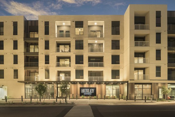 building/exterior at Huxley Scottsdale Apartments