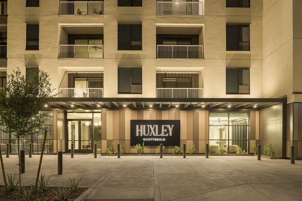 building/exterior at Huxley Scottsdale Apartments