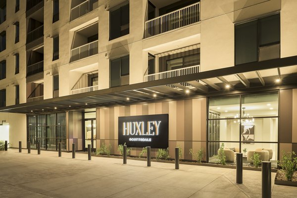 building/exterior at Huxley Scottsdale Apartments