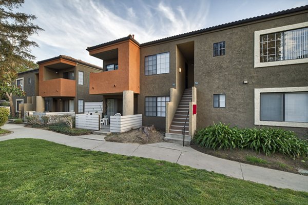 The Ranch at Moorpark: Scenic view of luxury apartments in Southern California