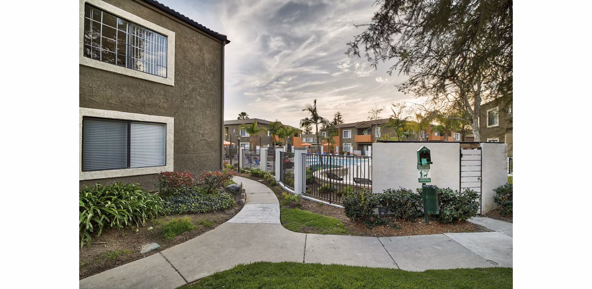 The Ranch at Moorpark: Scenic hillside luxury apartments in Moorpark