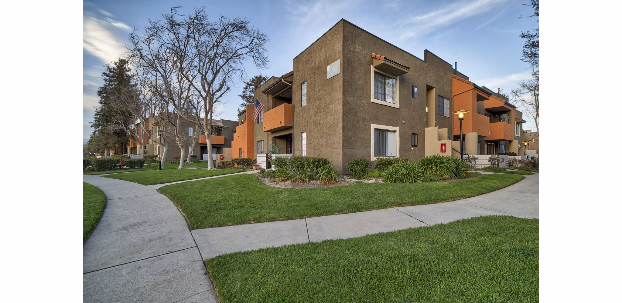 The Ranch at Moorpark: Scenic ranch-style apartment exteriors in Moorpark