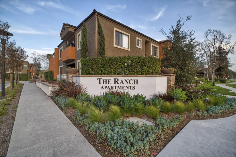 The Ranch at Moorpark: Modern signage at luxury apartment community in scenic Moorpark