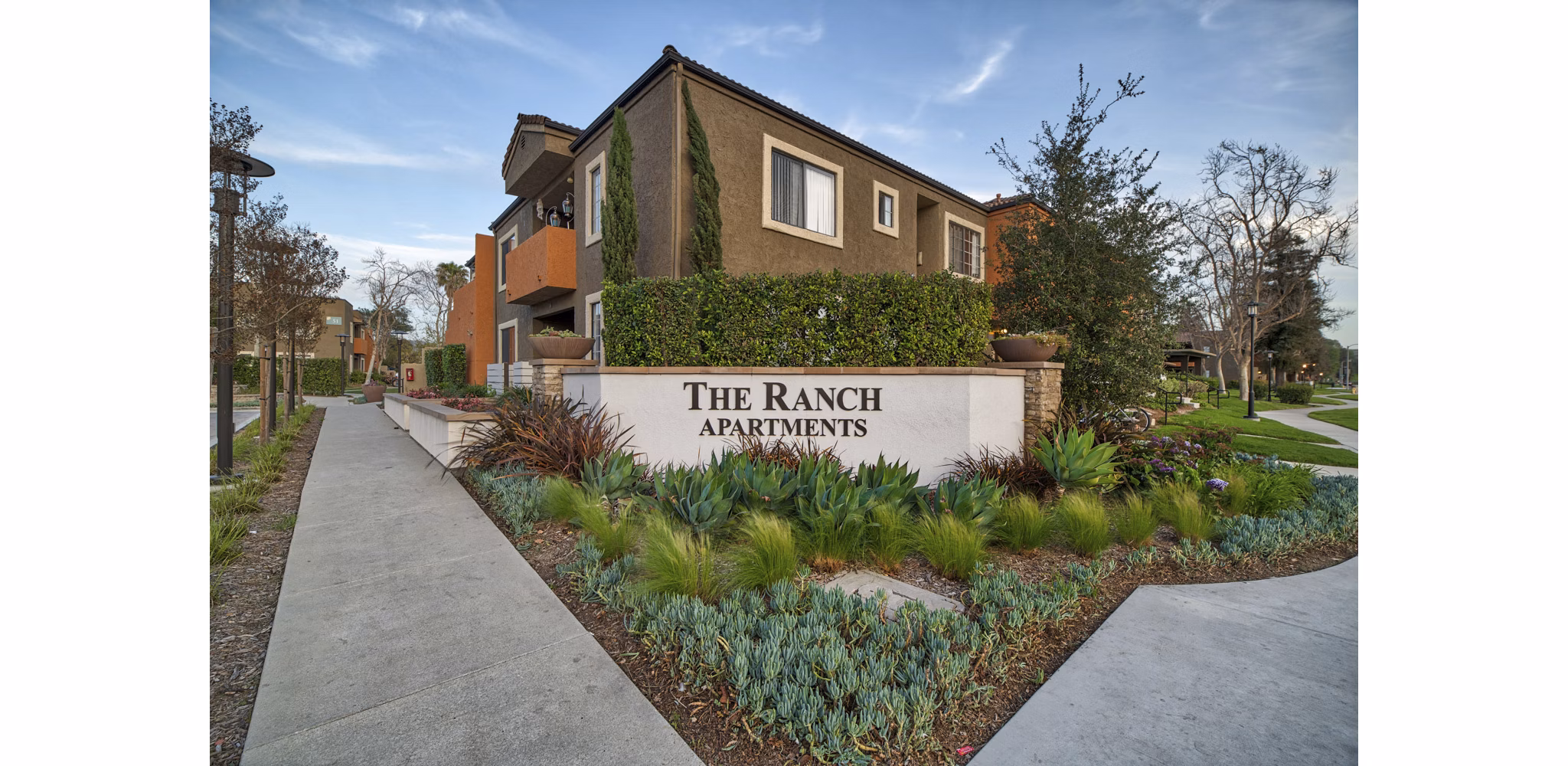 The Ranch at Moorpark: Modern signage at luxury apartment community in scenic Moorpark