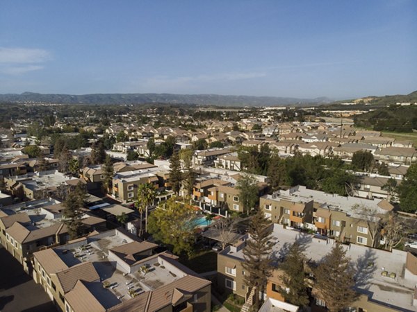 The Ranch at Moorpark Apartments: Scenic view of luxury apartments in Moorpark