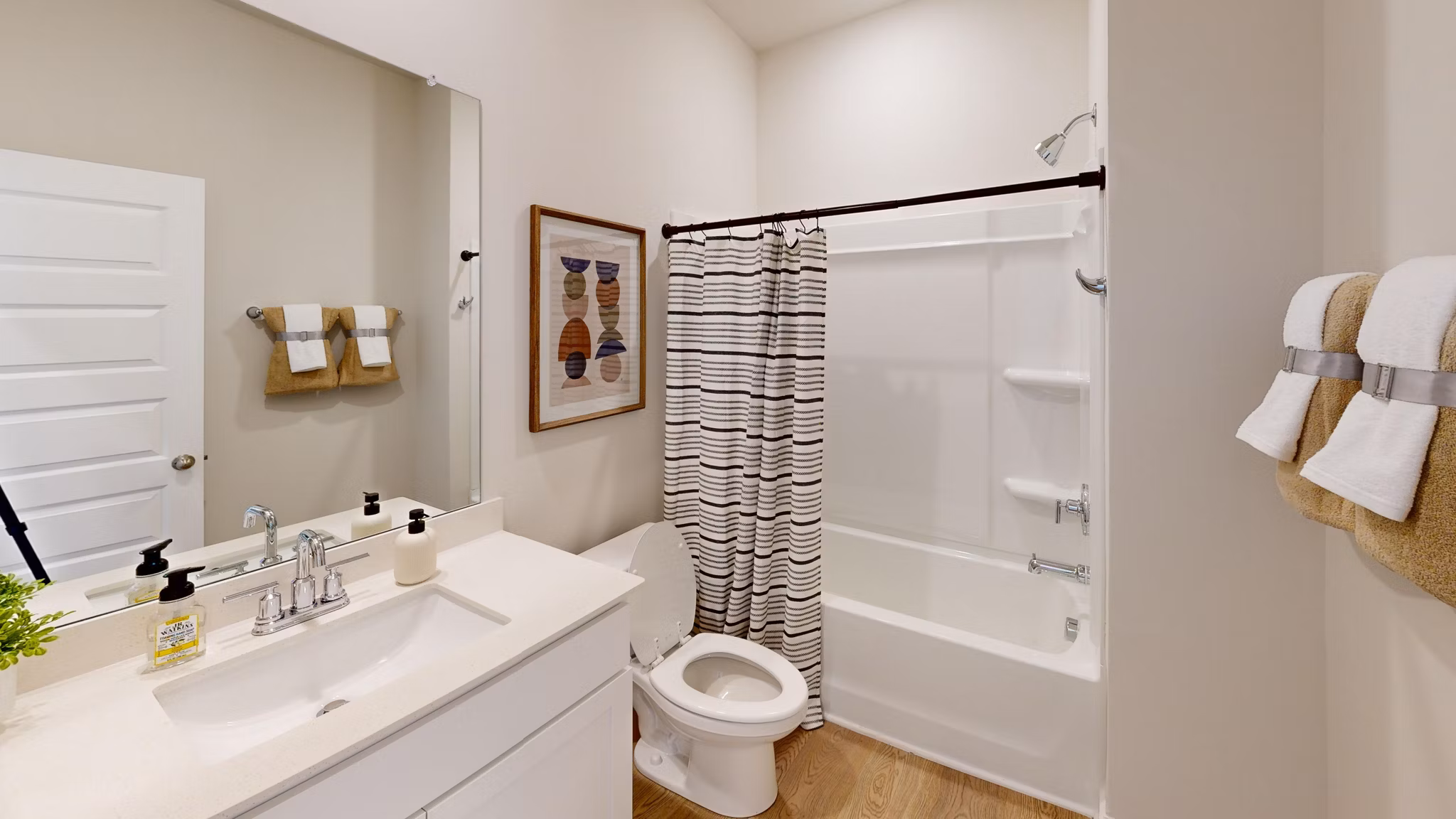 bathroom at Gramercy Woods Apartments 