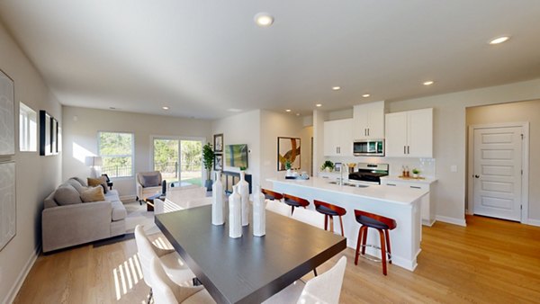 dining room at Gramercy Woods Apartments 