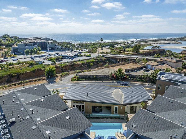 Triton Encinitas: Modern luxury apartments with sleek design in Encinitas