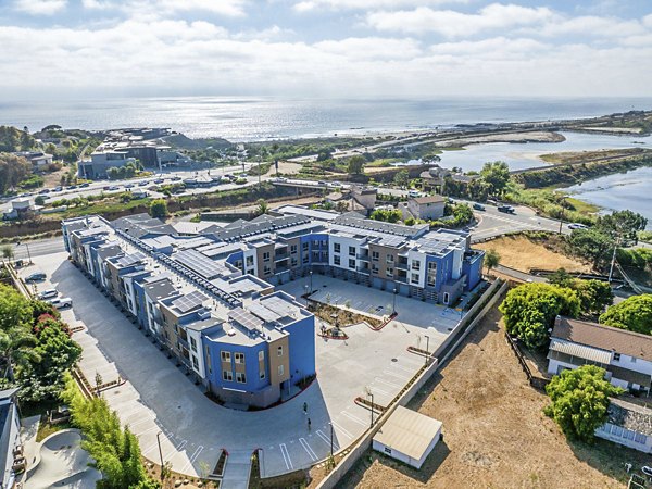 Triton Encinitas: Modern luxury apartment building in Encinitas