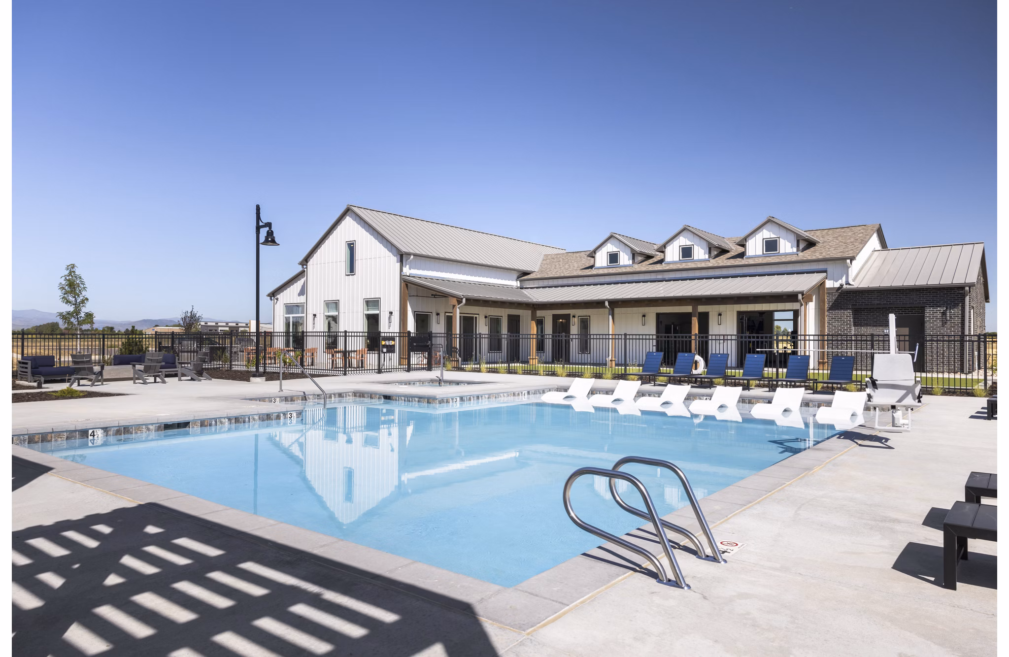 pool at VellaTerra Apartments 