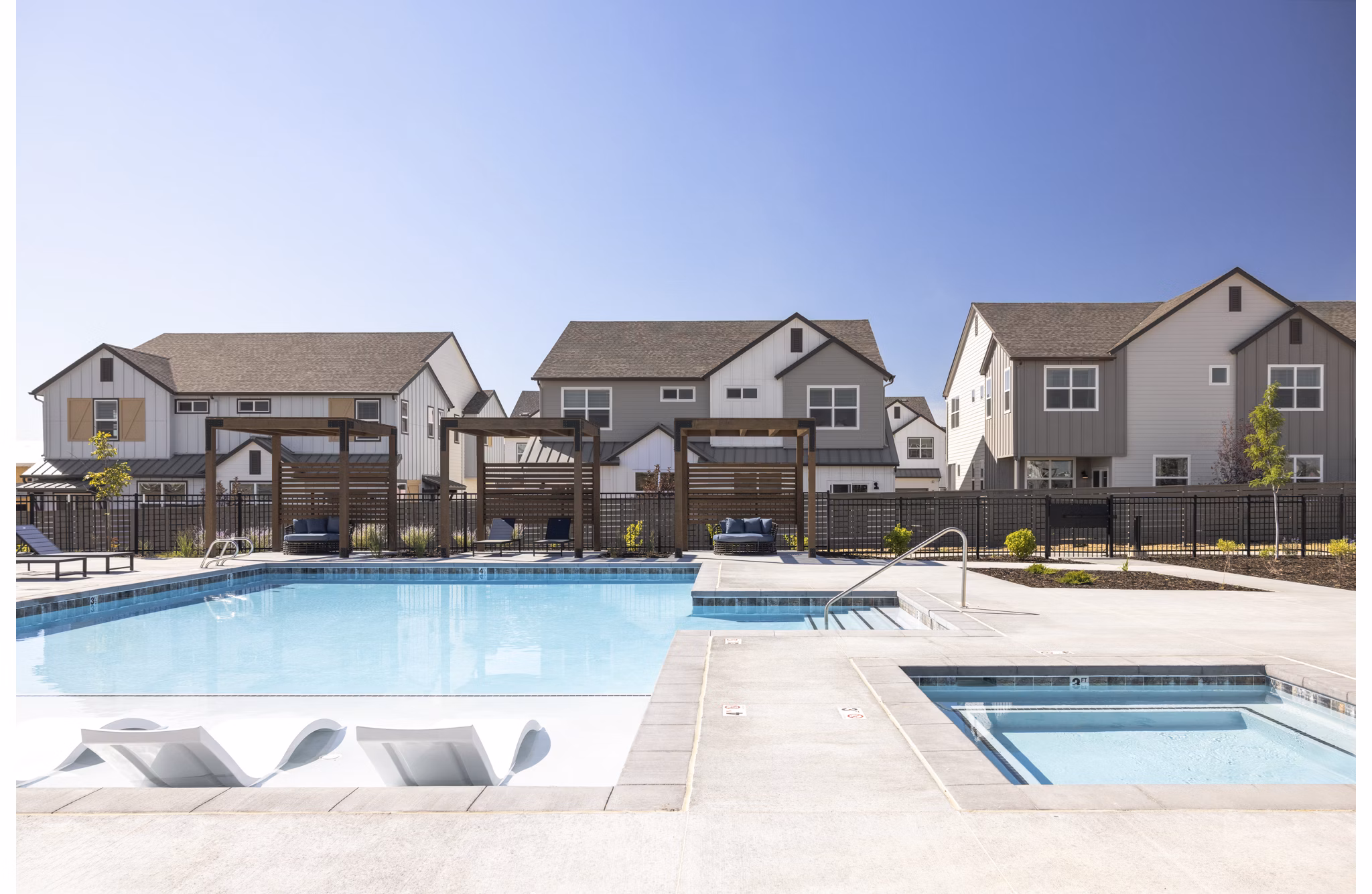 pool at VellaTerra Apartments 