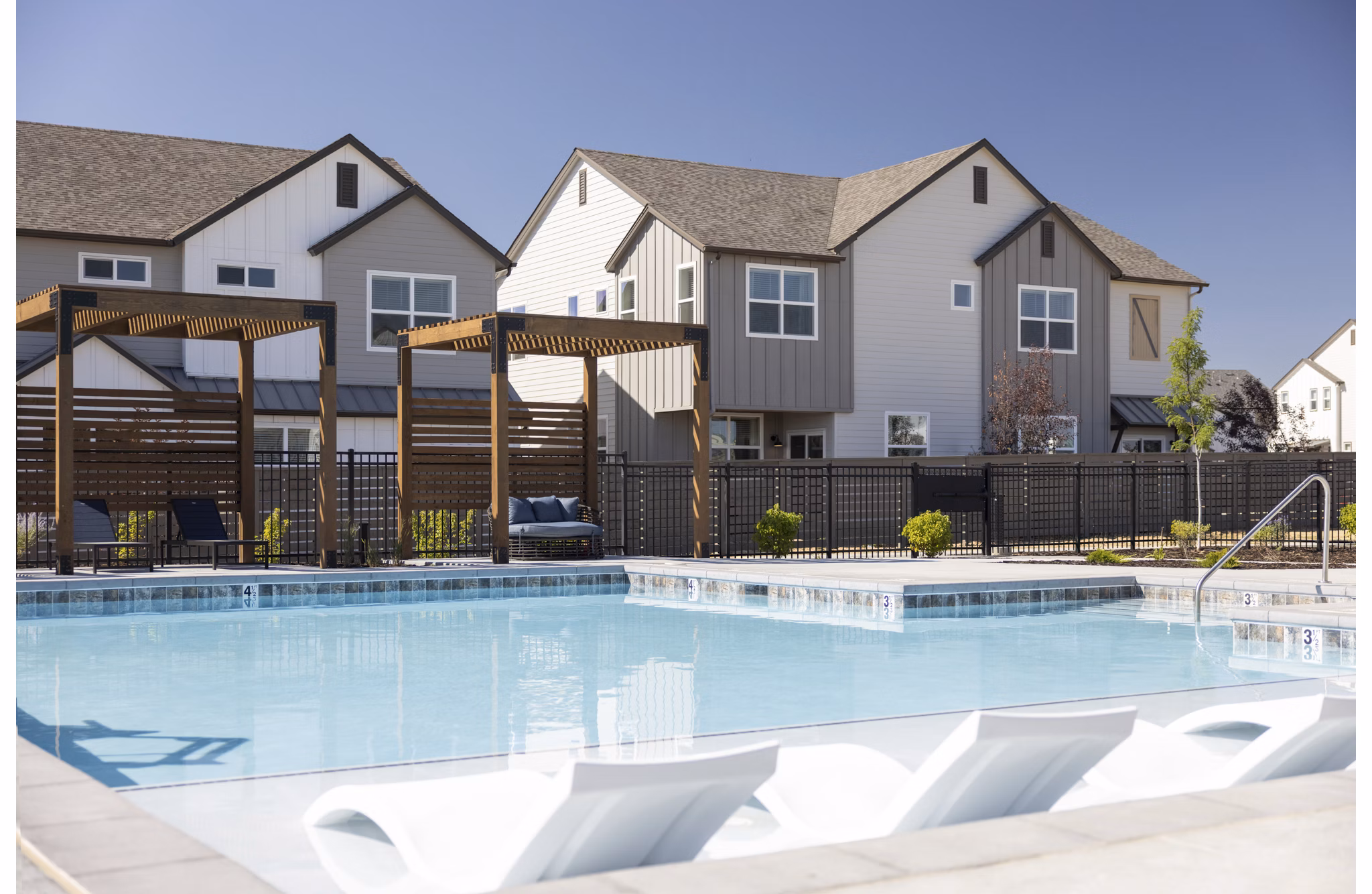 pool at VellaTerra Apartments 
