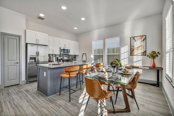 dining area at Preserve at Highway 6 Apartments