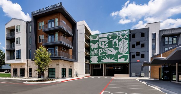Windsor Commons Apartments: Elegant faÃ§ade of luxury apartment community