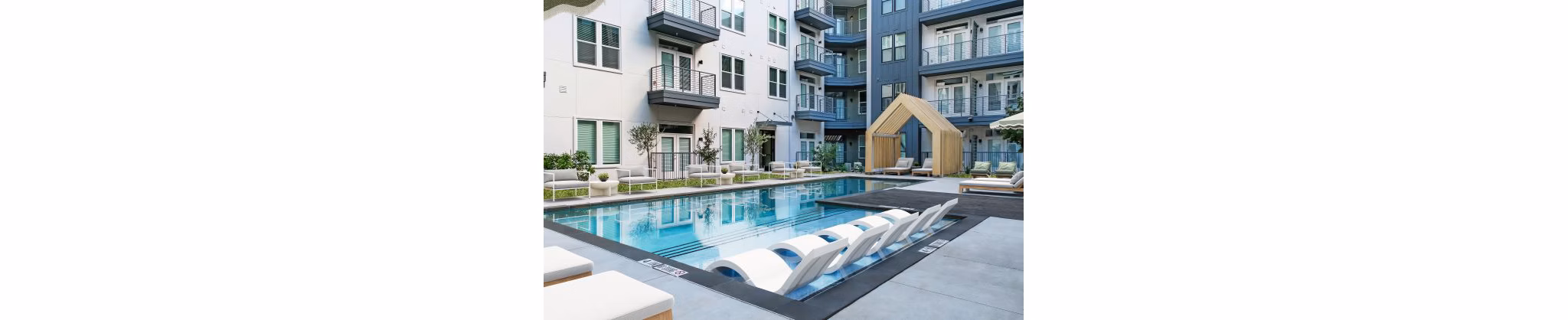 pool at Windsor Commons Apartments