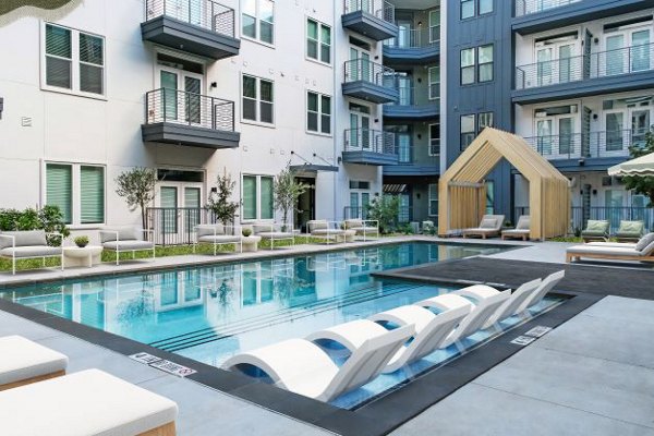 pool at Windsor Commons Apartments