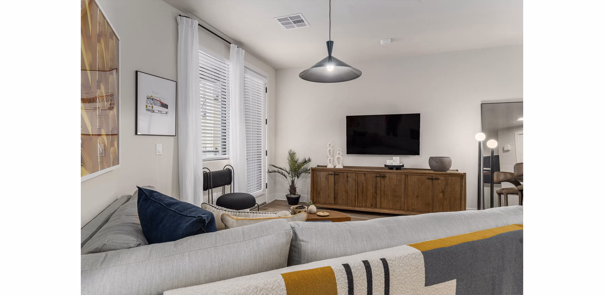 living room at Broadstone 7th Street Apartments