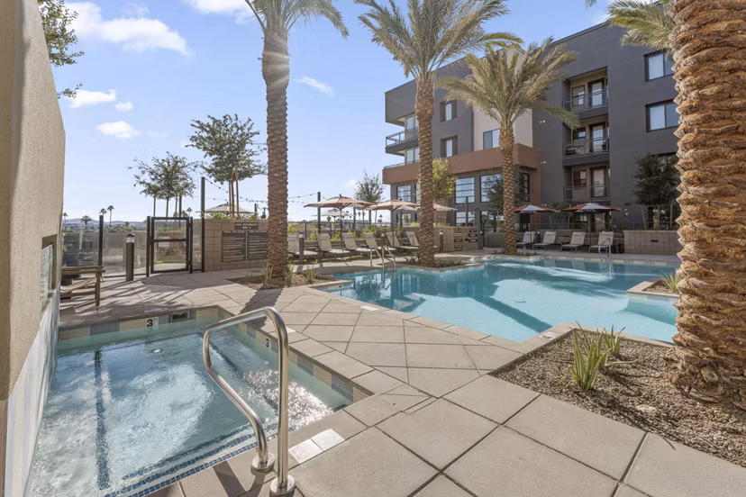 pool at Broadstone 7th Street Apartments
