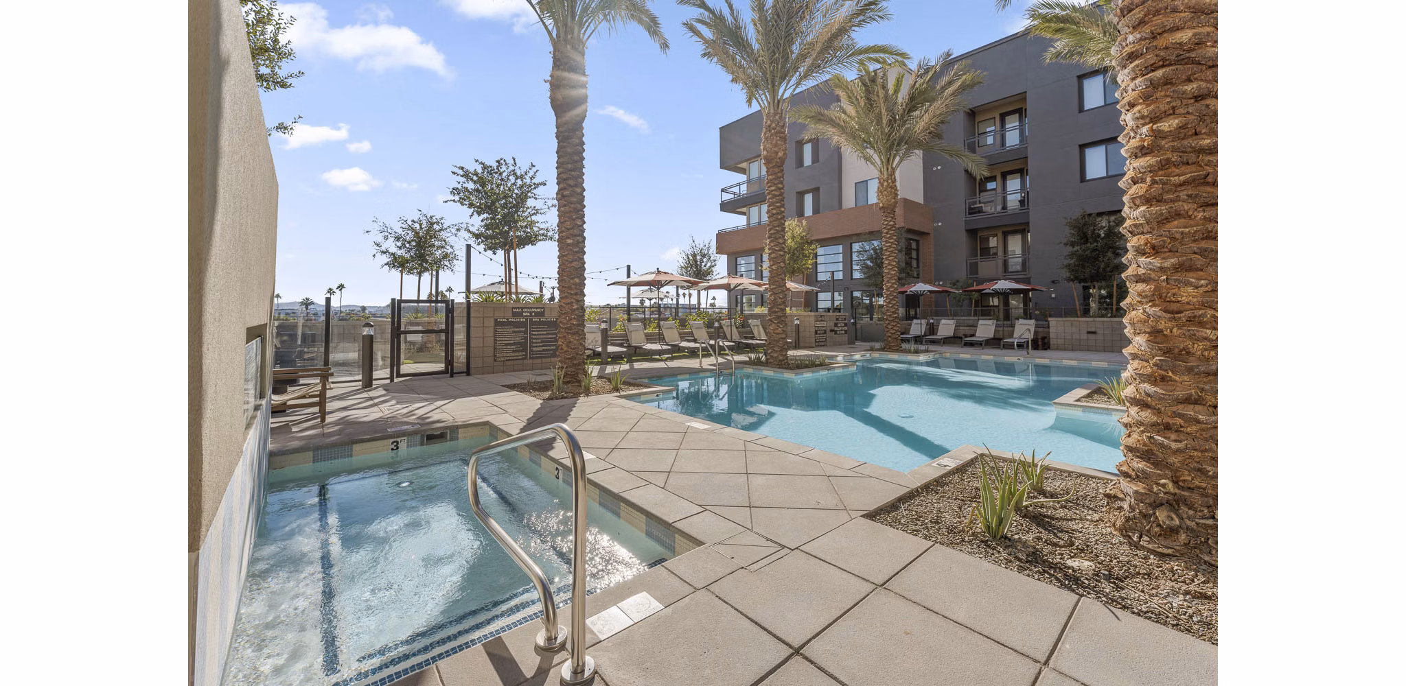pool at Broadstone 7th Street Apartments
