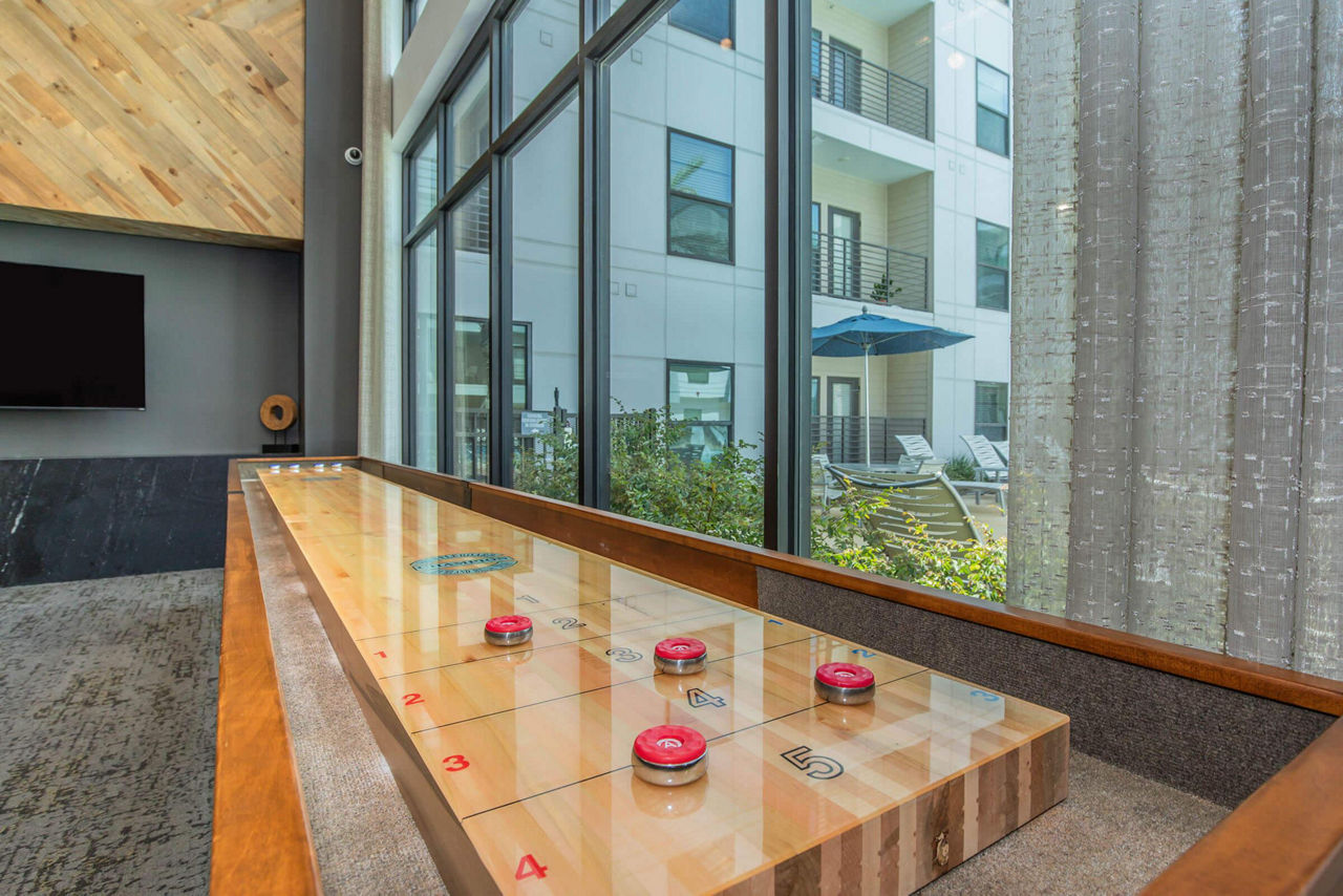 Game room at Vibe Med Center (2 of 2)