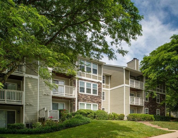 building at Cherry Knoll Apartments