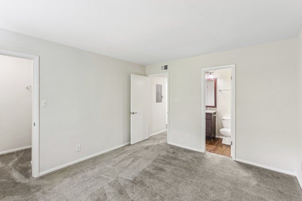 bedroom at Cherry Knoll Apartments