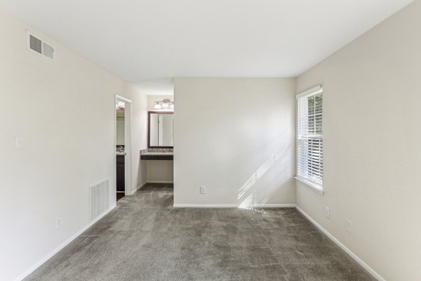 living room at Cherry Knoll Apartments