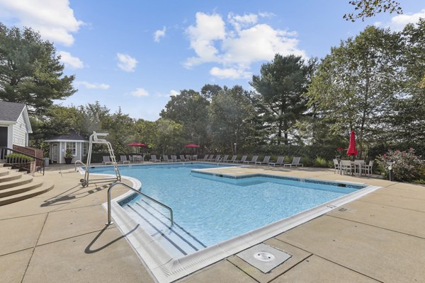 pool at Cherry Knoll Apartments