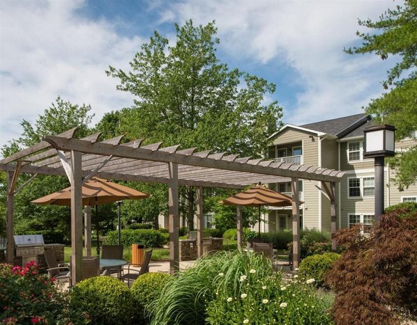 grill area at Cherry Knoll Apartments